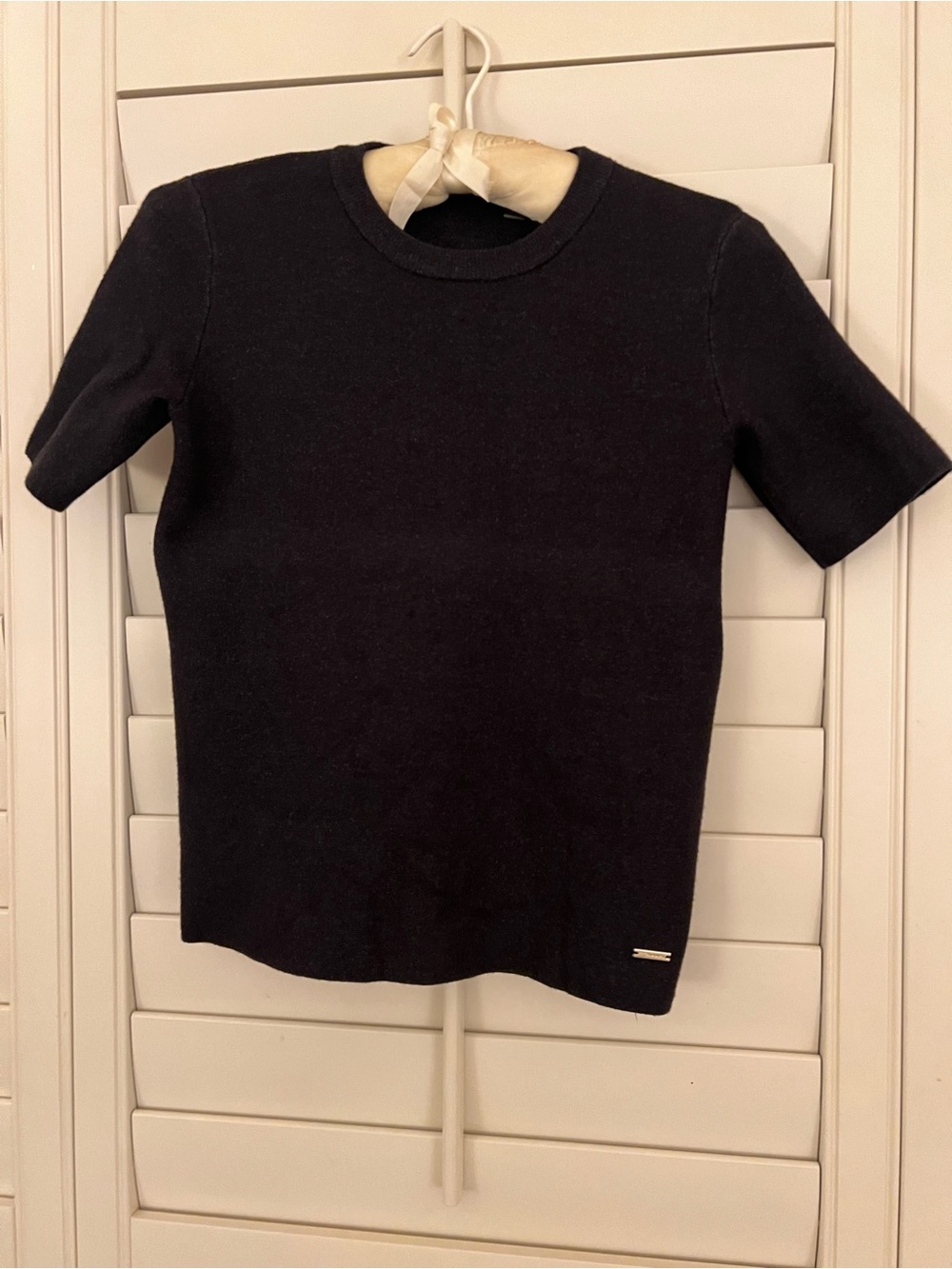Women’s Short-Sleeve Crewneck Tahari Sweater in Black, size xtra small/petite